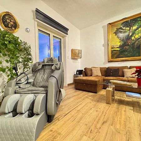 Carrubba'S Luxury Home San Giovanni La Punta Exteriör bild